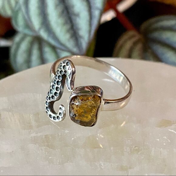 Seahorse & Citrine Rough Sterling Silver Ring Size 7 - Picture 2 of 6